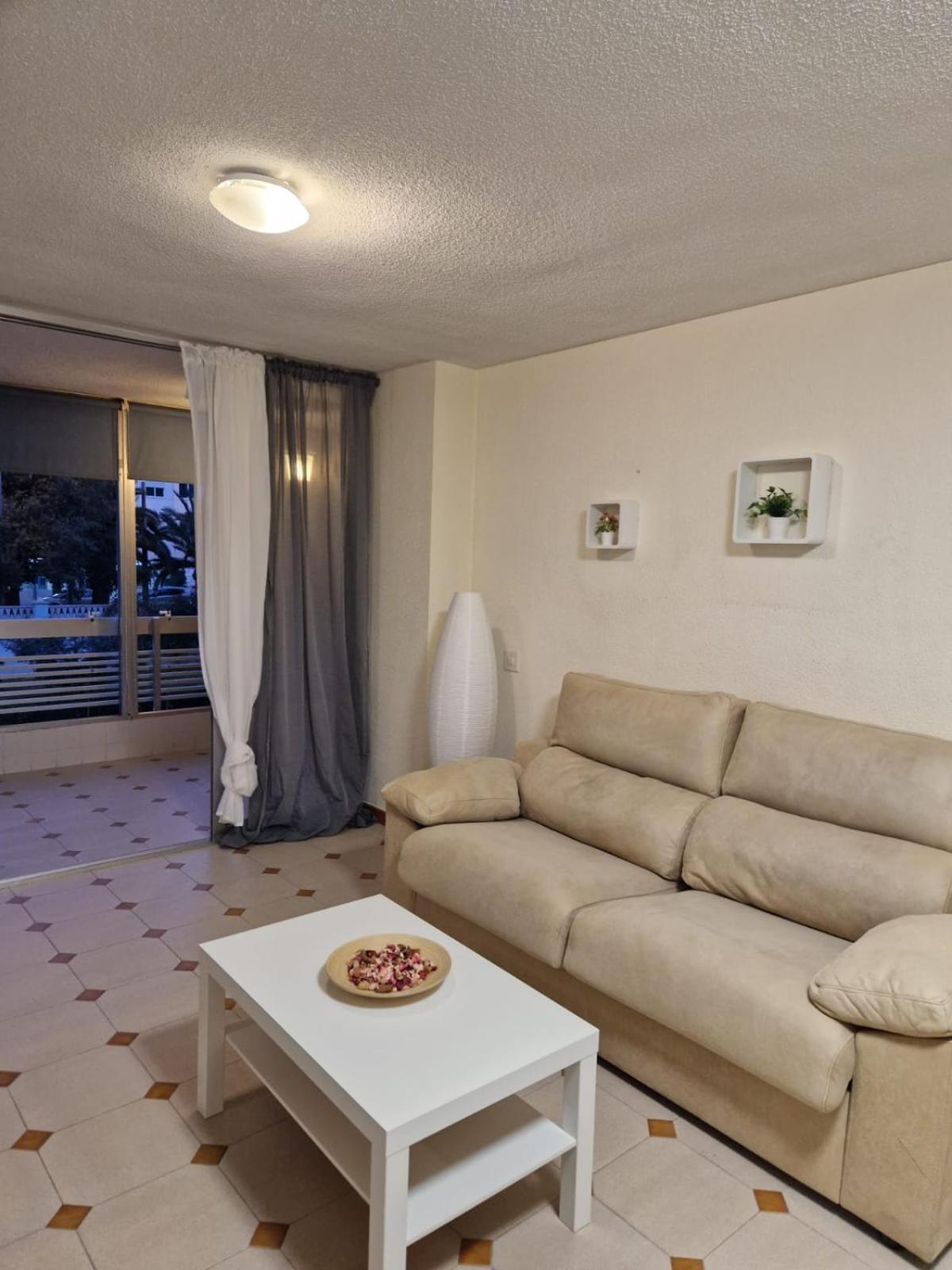 Costa Blanca Apartment อาลิกันเต ภายนอก รูปภาพ