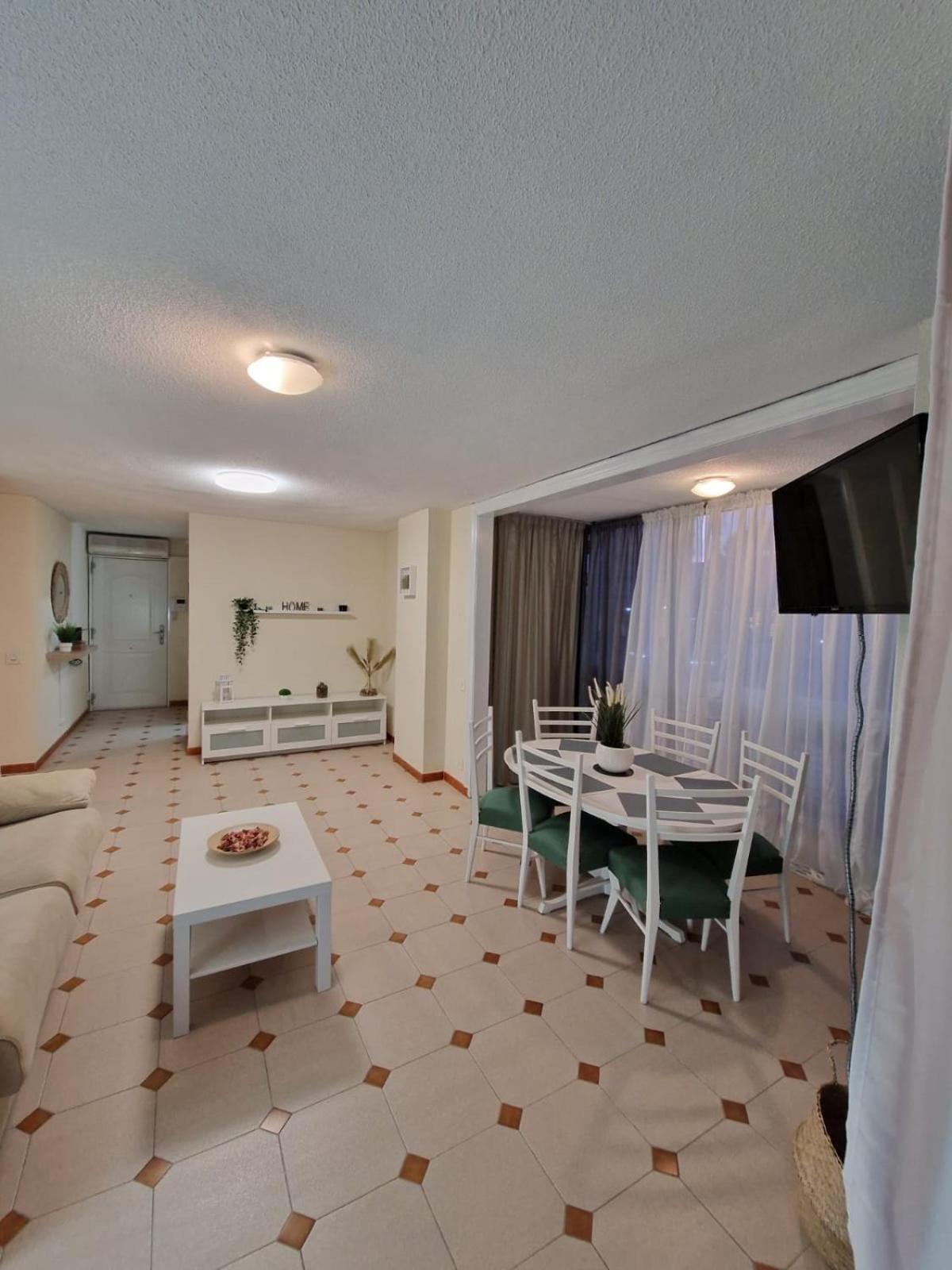 Costa Blanca Apartment อาลิกันเต ภายนอก รูปภาพ